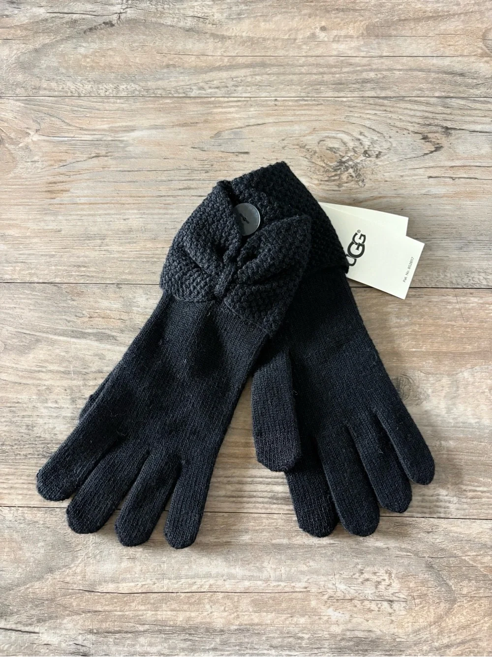 NWT UGG Bow Knit Winter Gloves In Black